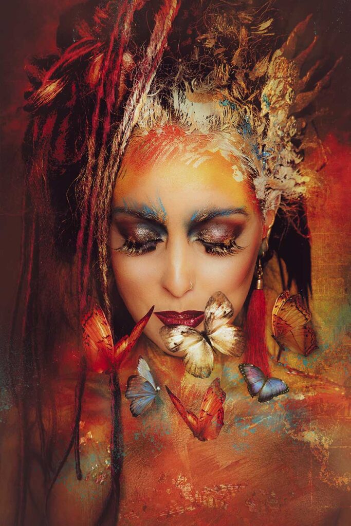 kunstzinnig-portret-van-vrouw-met-kleurrijke-vlinders-en-expressieve-make-up-op-plexiglas-of-dibond