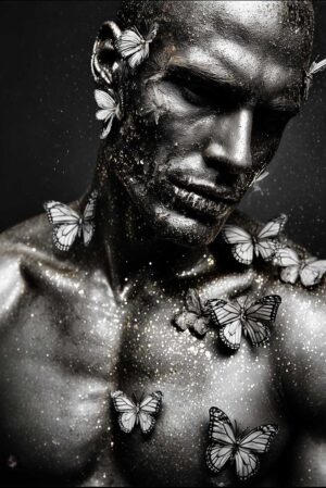 dark-luxe-art-silent-metamorphosis-zwarte-man-met-vlinders